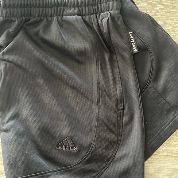 Adidas Aeroready Basketball Shorts - Picture 3 of 4